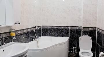 Фото номера Трехместный номер -люкс Гостиница Guest House Akvatorya г. Самара 7