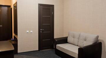 Фото номера Классический трехместный номер Гостиница Guest House Akvatorya г. Самара 6