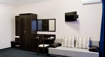 Фото номера Трехместный номер -люкс Гостиница Guest House Akvatorya г. Самара 4