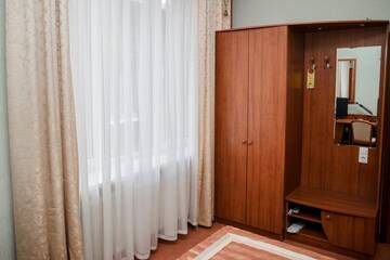 Фото номера Комната эконом  двухместный с 1 кроватью Гостевой дом Резиденция Троя г. Самара 3