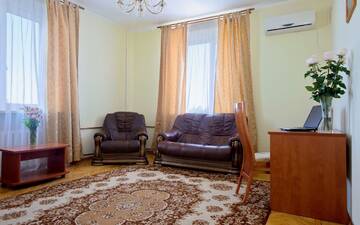Фото номера Двухместный двухкомнатный бизнес (с кондиционером) Гостиница Волга г. Самара 5